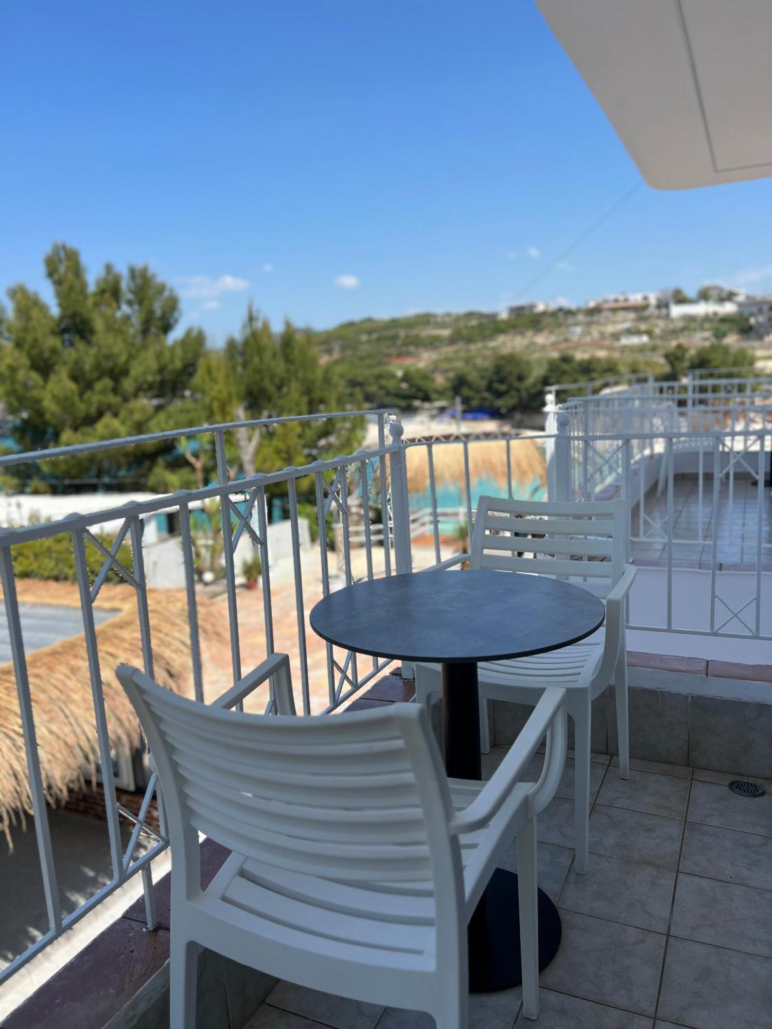 Bed & Breakfast Emaar - Beachfront , Newly Renovated Ksamil