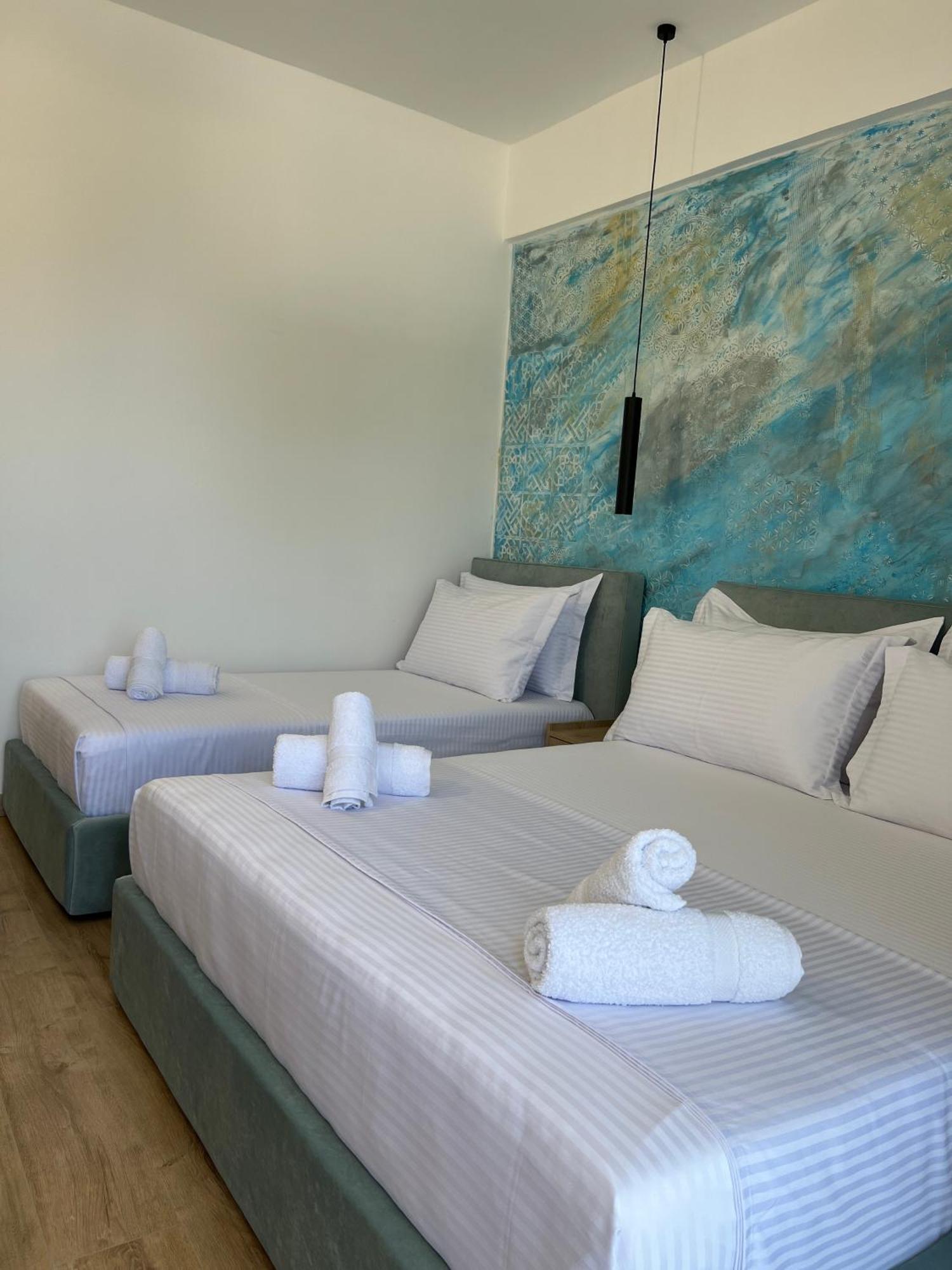 Emaar - Beachfront , Newly Renovated *