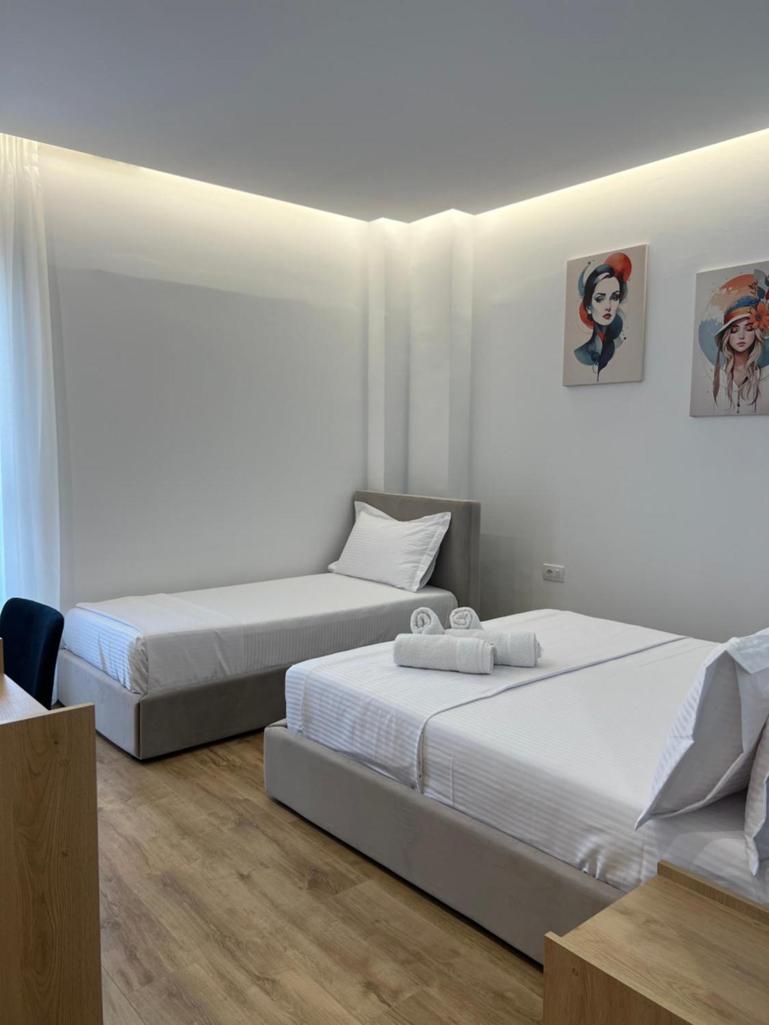 Bed & Breakfast Emaar - Beachfront , Newly Renovated Ksamil