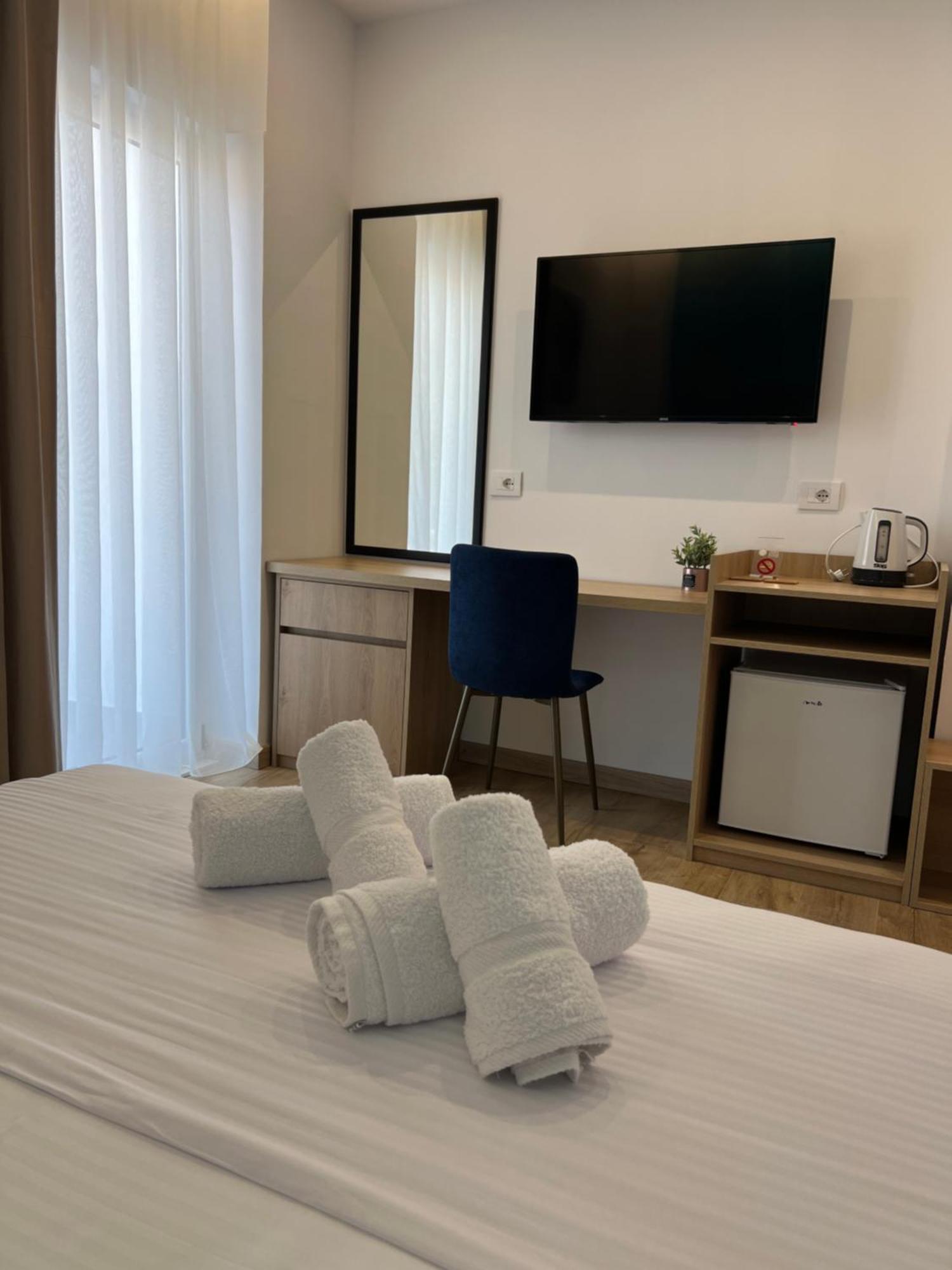 Emaar - Beachfront , Newly Renovated Frühstückspension *