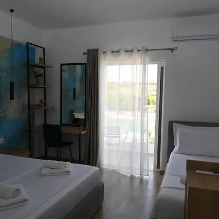 Emar Beachfront Hotel Ksamil Room photo
