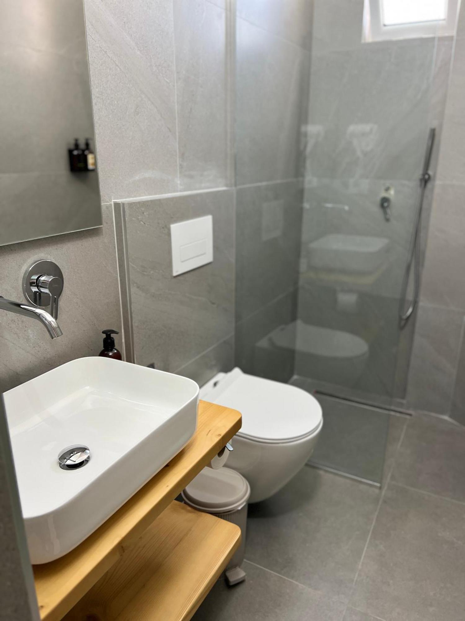 Emar Beachfront Hotel Ksamil * Ksamil