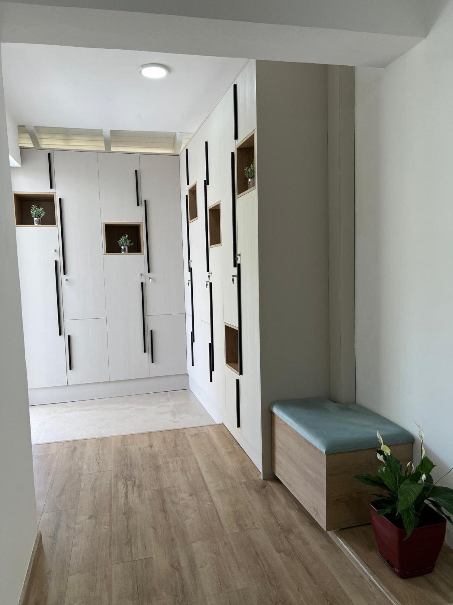 Emaar - Beachfront , Newly Renovated Bed & Breakfast Ksamil