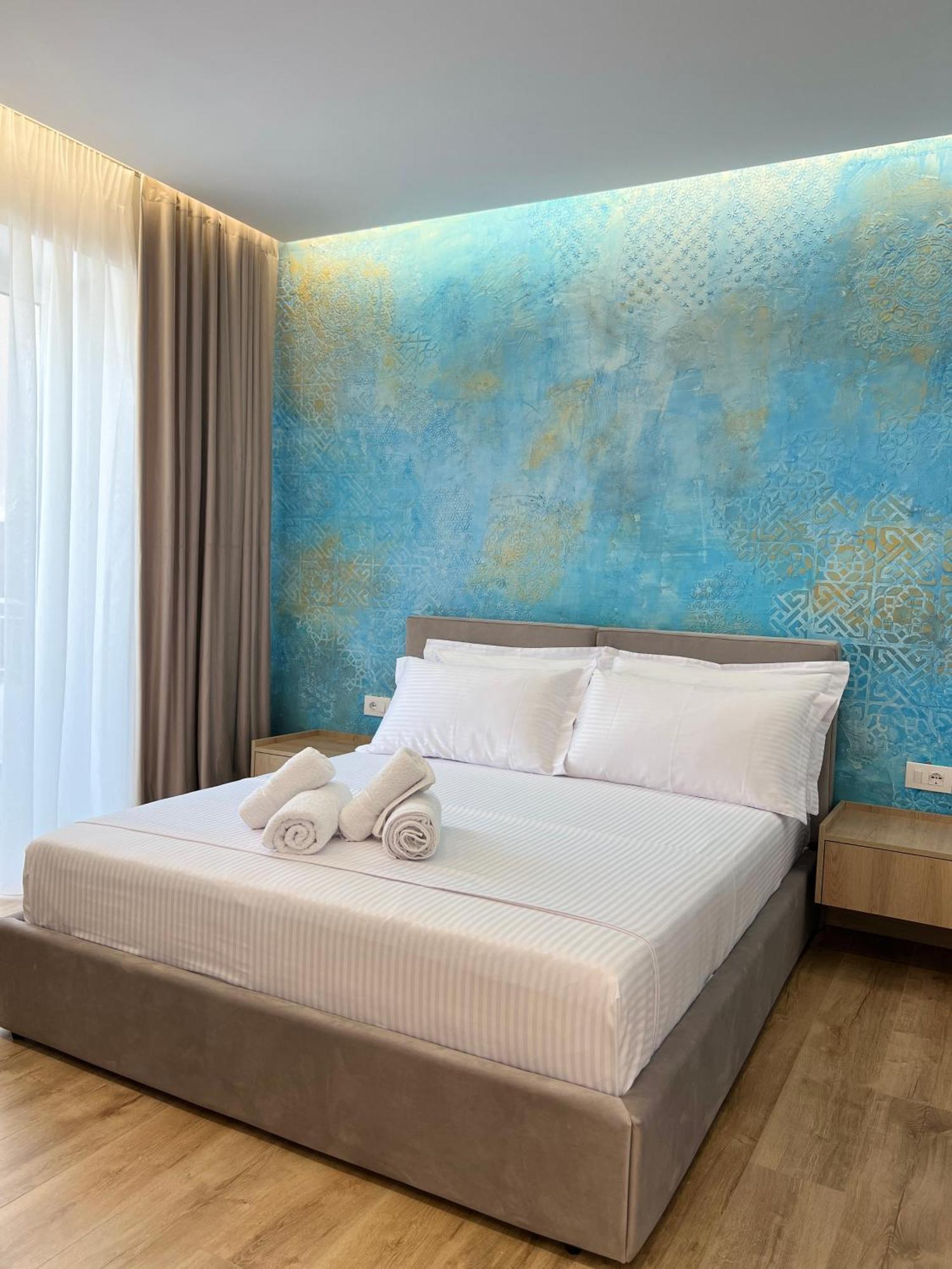 Emar Beachfront Hotel Ksamil 民宿